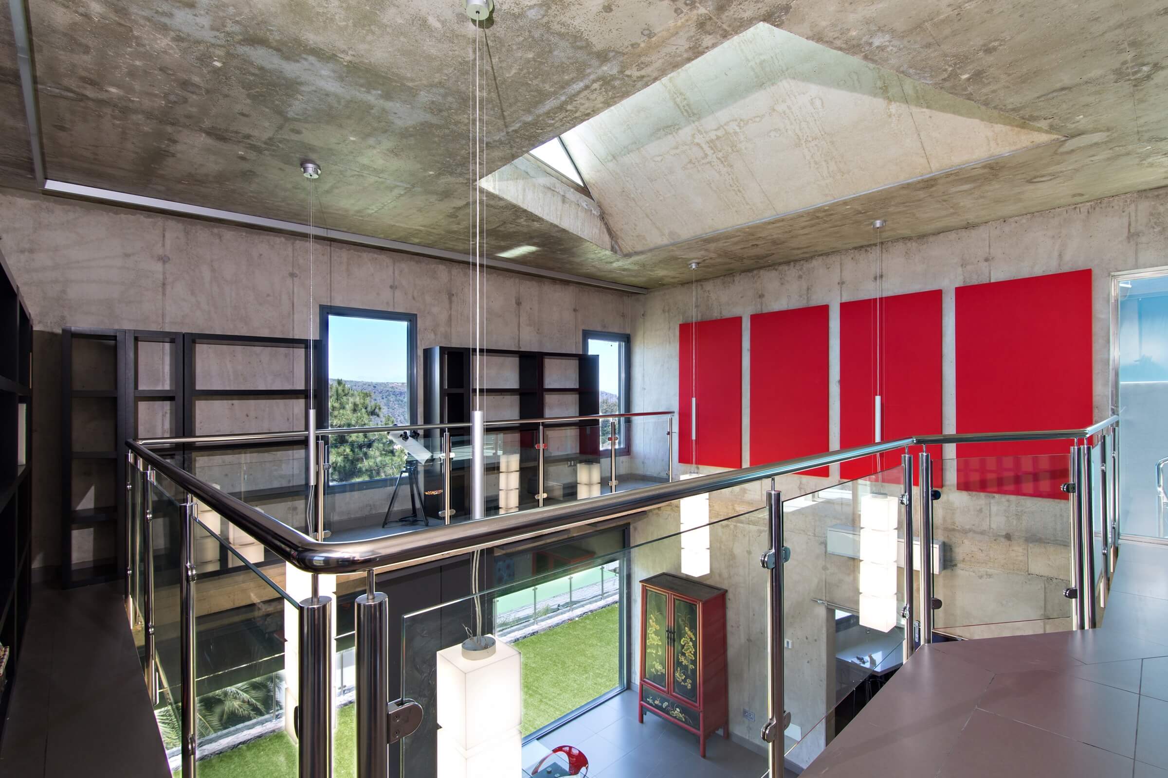 Minimalistiches Beton Haus mit Galerie