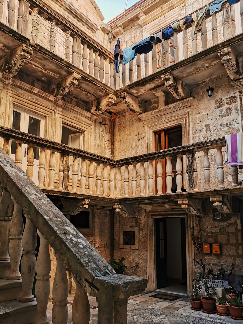 Atrium in einem mediterranen Haus